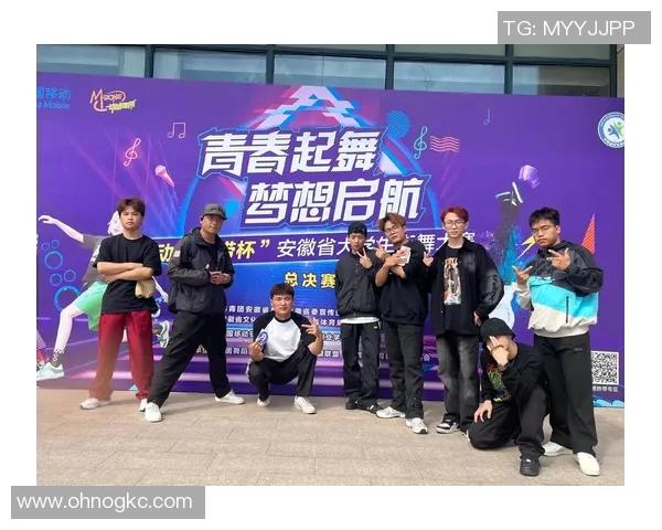 街舞盛宴：深入成都街舞队的默契与协作之道